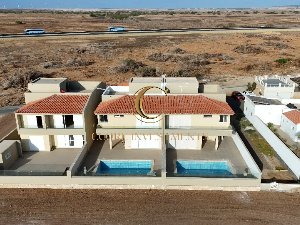 Moradia T4 com piscina privativa frente mar