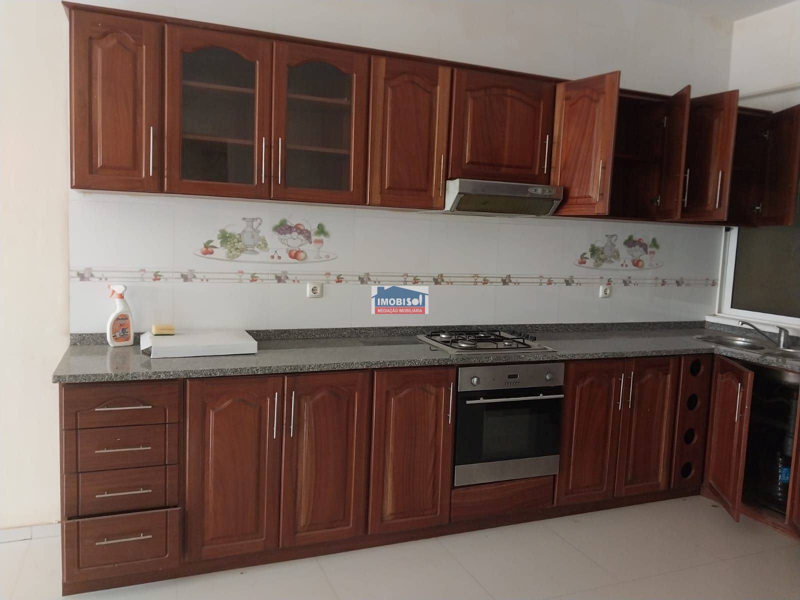 Apartamento T2 para arrendamento na Praia, Santiago